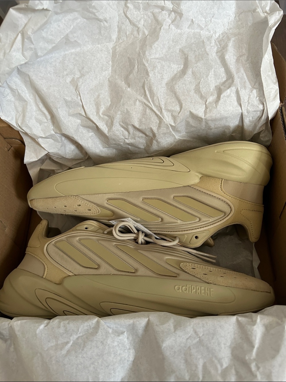 Adidas Ozelia Size 10 Men’s Sand/Tan Style Sneakers Brand new